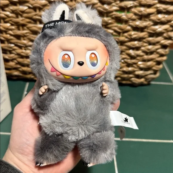 Labubu Monster Grey Secret - Picture 2 of 2